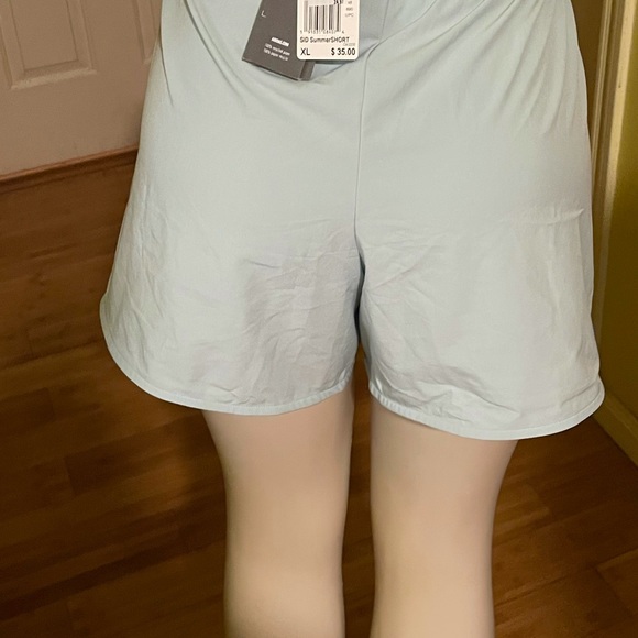Women’s Adidas shorts NWT - Picture 4 of 7